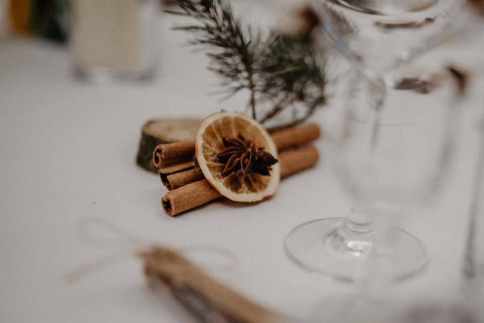 dekoracja na stół gości weselnych